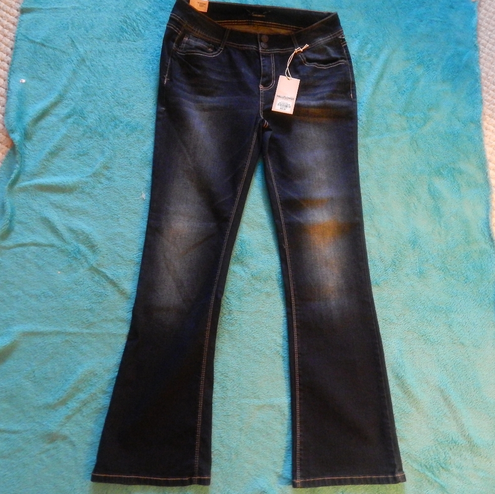 JCPenney Wallflower Curvy Fit Boot Cut Jeans